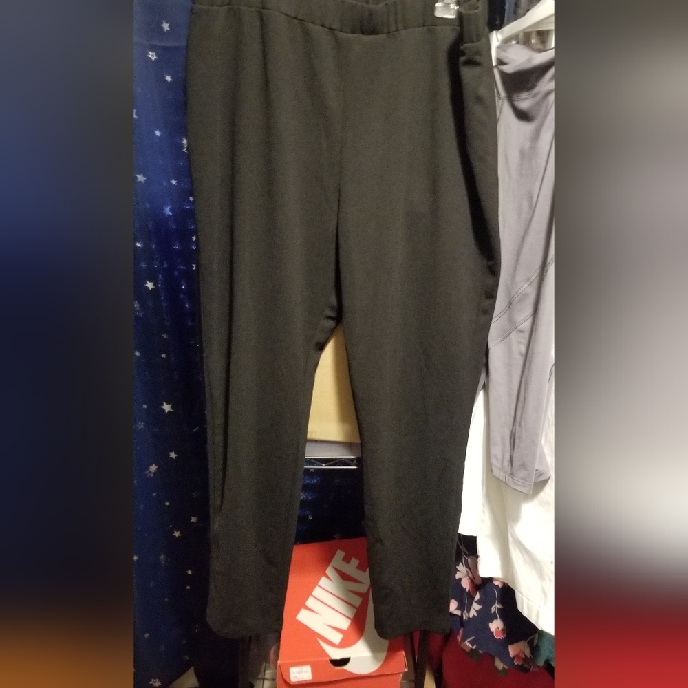 Black Tight Pants Size 4X fit like Size 3X